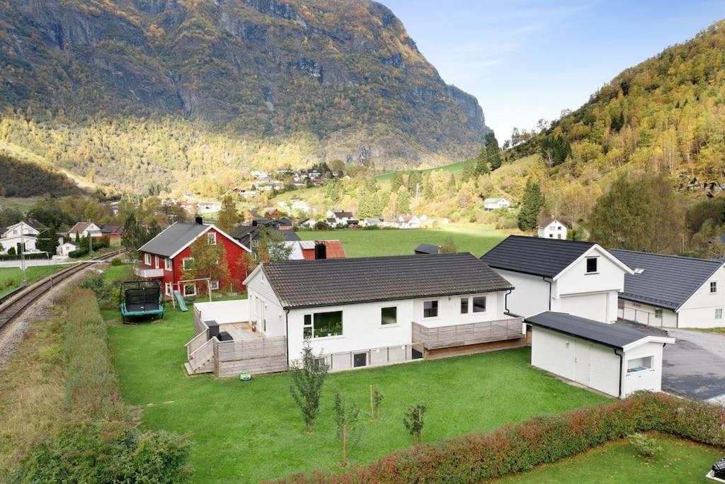 Fint Hus I Flam Aurland Exterior foto