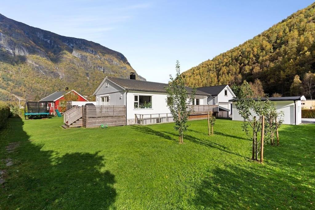 Fint Hus I Flam Aurland Exterior foto